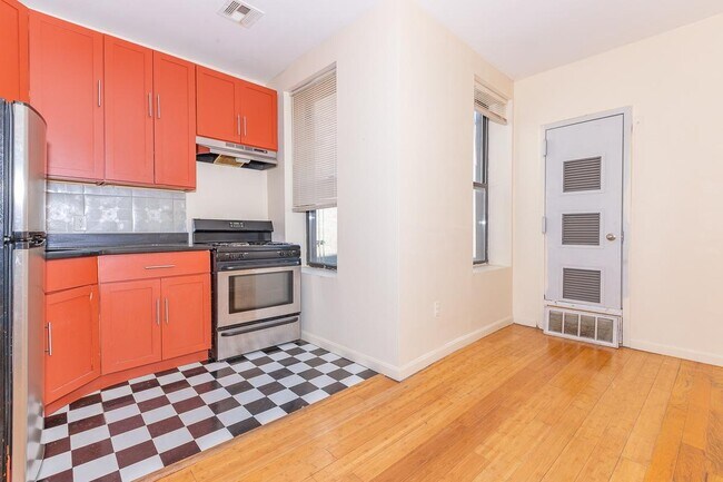 Foto del edificio - 1496 Bushwick Ave