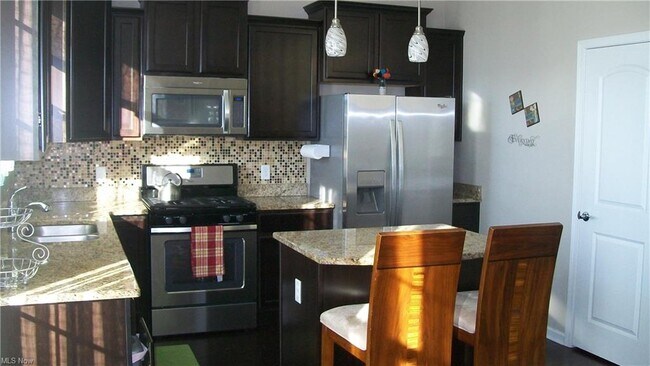 Foto del edificio - 6126 N Pointe Dr