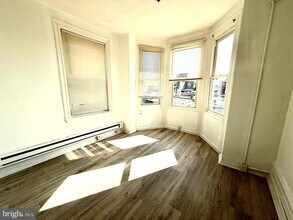 Building Photo - 2013 E Stella St
