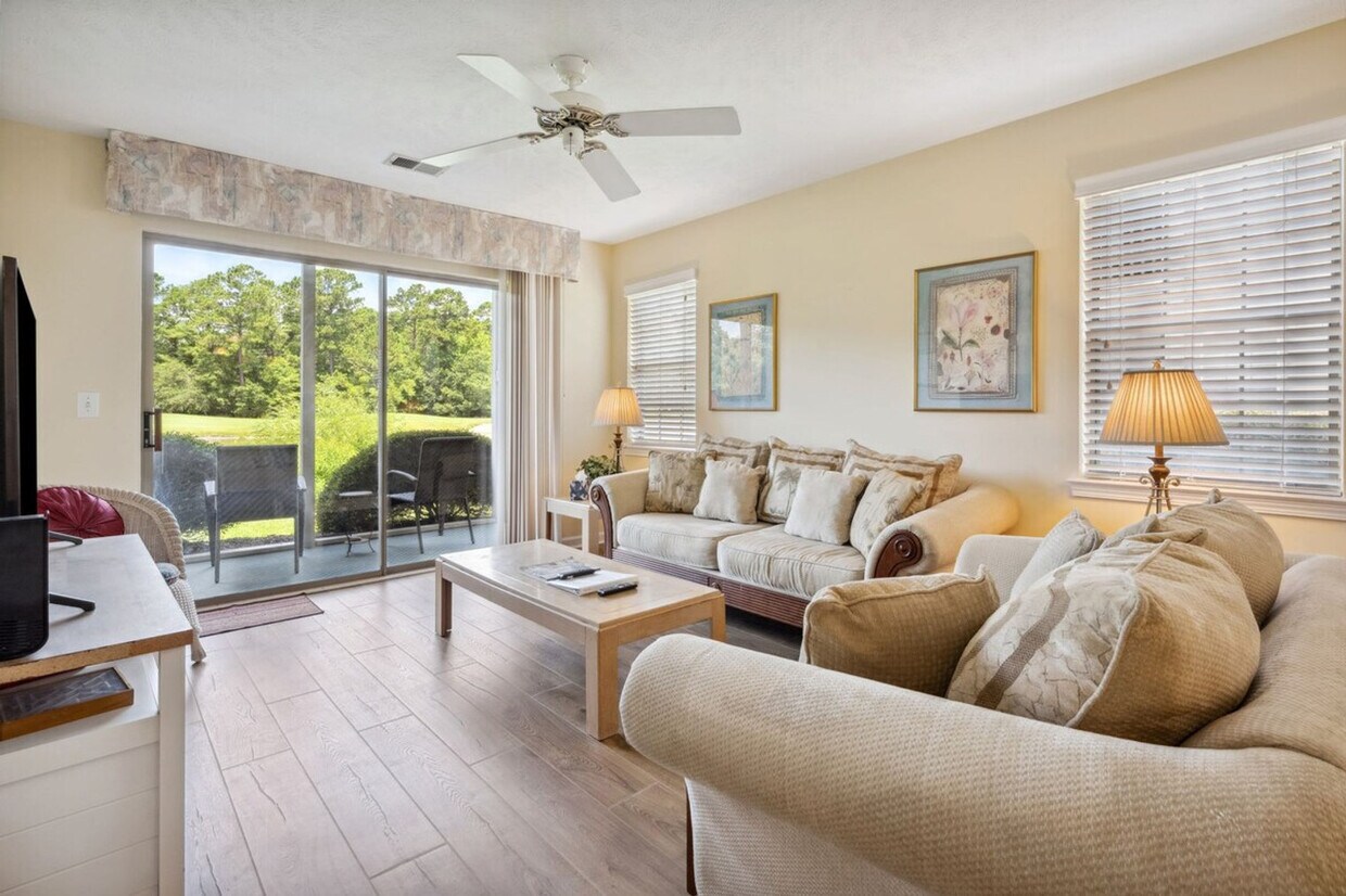 Foto principal - 22 Greenbriar Ave
