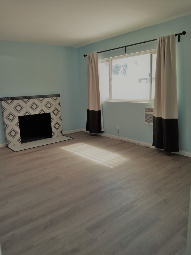 living room - 3530 W 11th St