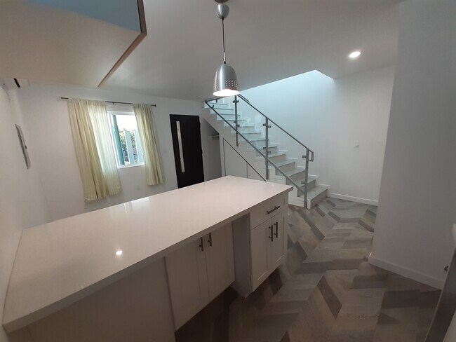 Foto del edificio - 5005 W 12th St