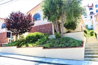 Building Photo - 2006 Mathews Ave