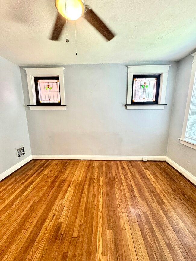 Building Photo - 5122 Goethe Avenue, Unit 5122