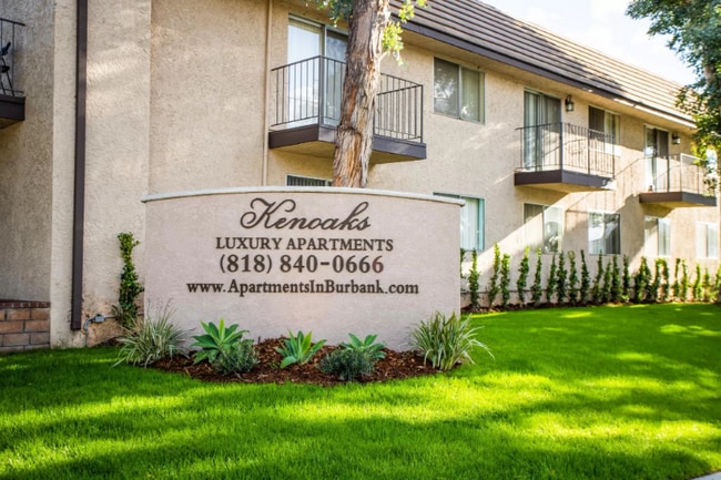 Building Photo - 421 N Kenneth Rd