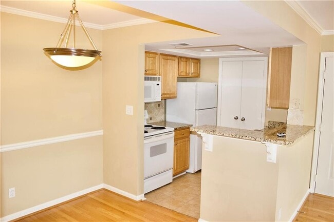 Building Photo - 3083 Chastain Park Ct NE