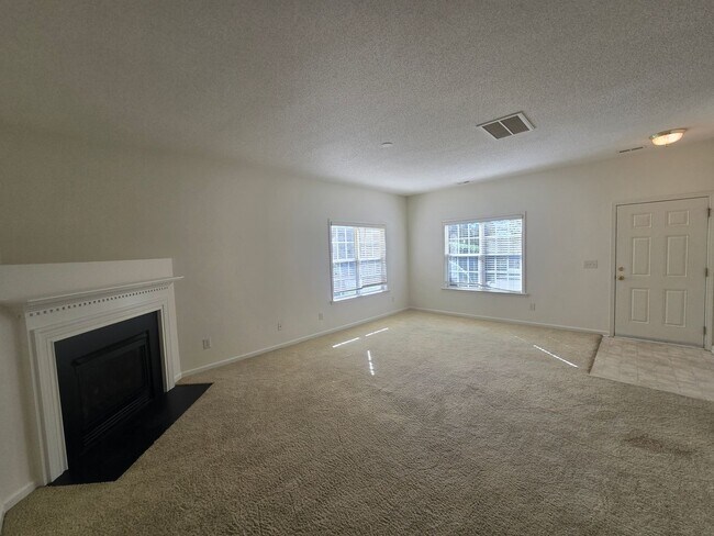 Foto del edificio - $250 Off 1 Month if leased by 12/25/25