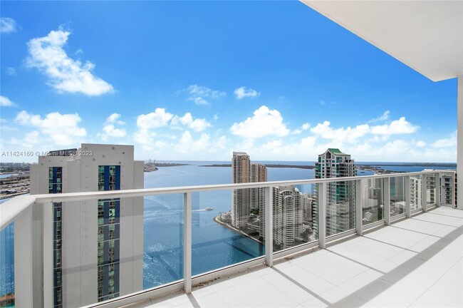 Foto del edificio - 300 S Biscayne Blvd