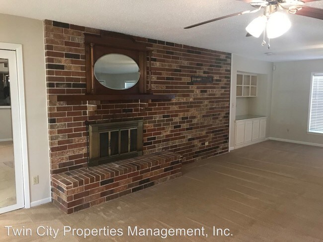 Building Photo - 3 br, 2.5 bath Apartment - 3106 Oakmont Dr.