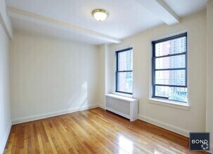 Building Photo - 301 E 38th St