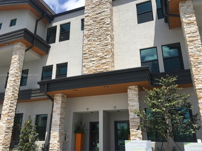 Building Photo - 10461 NW 82nd St