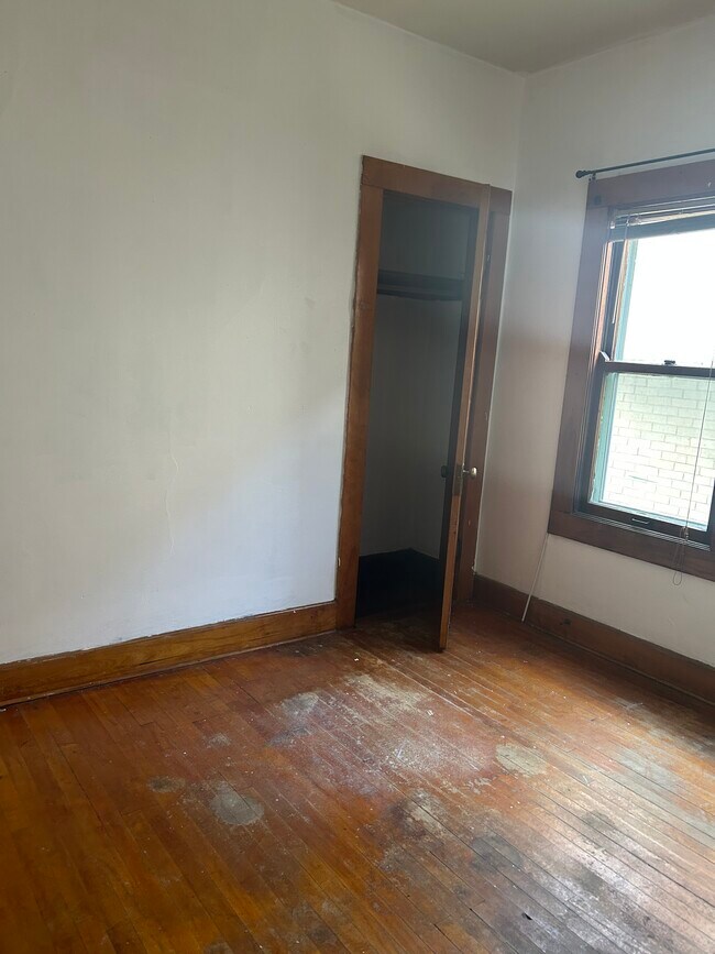 Foto del edificio - 3131 N Bartlett Ave