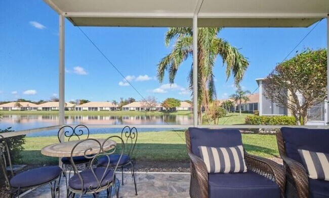 Foto del edificio - 8760 Stockbridge Dr