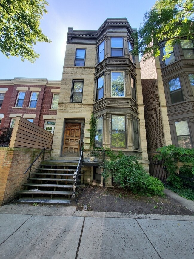 Building Photo - 1930 N Bissell St