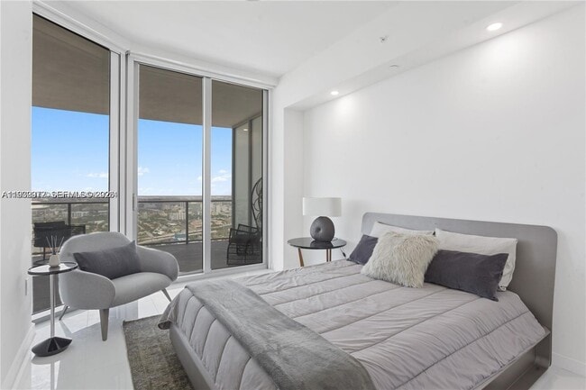 Foto del edificio - 851 NE 1st Ave