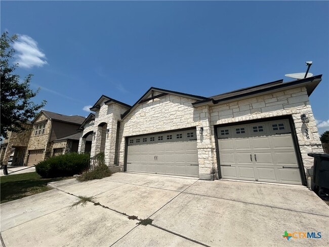 Foto del edificio - 338 Oak Creek Way