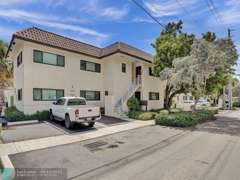 205 Washingtonia Ave Unit 3, LauderdalebytheSea, FL 33308 Room for