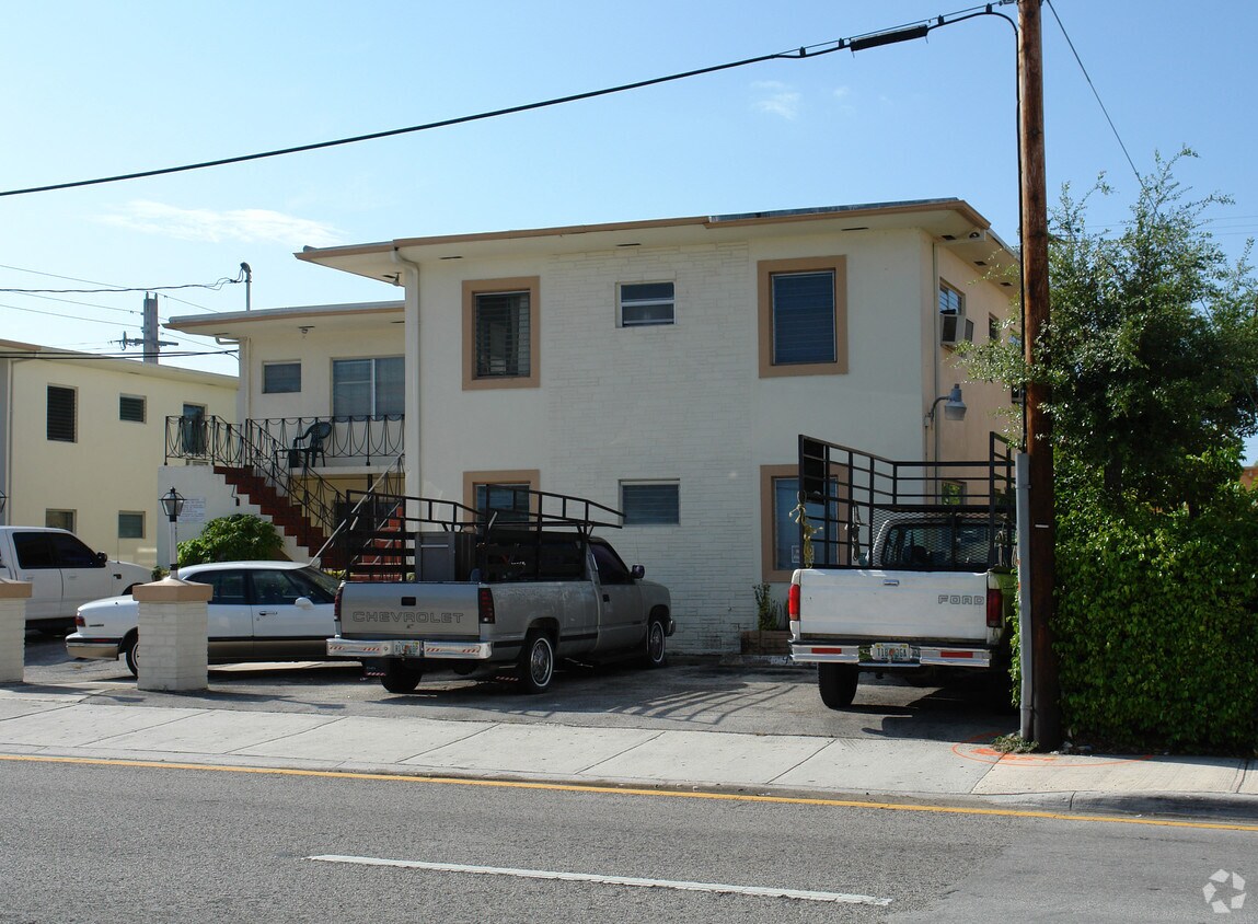 Building Photo - 1810 SW 7th St