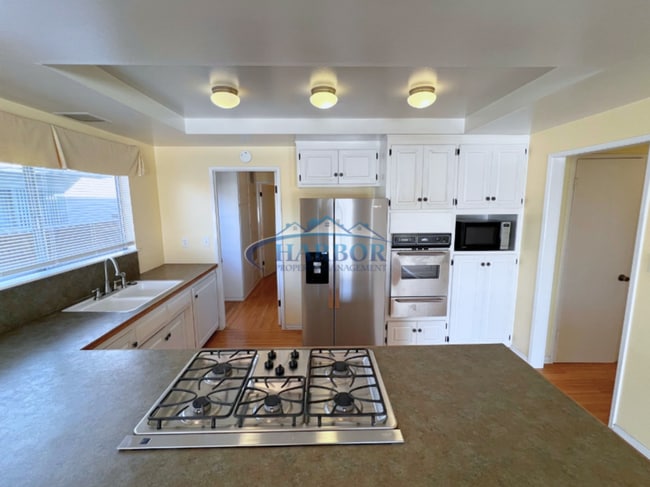 Foto del edificio - 1967 W 236th St