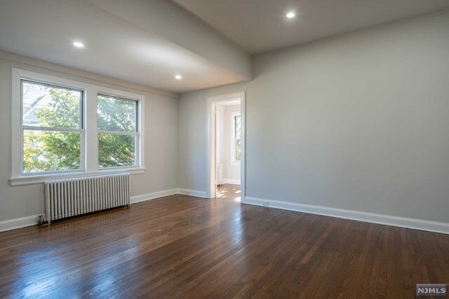 Building Photo - 180 Larch Ave