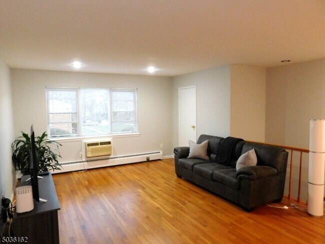 Foto del edificio - 43 Conforti Ave