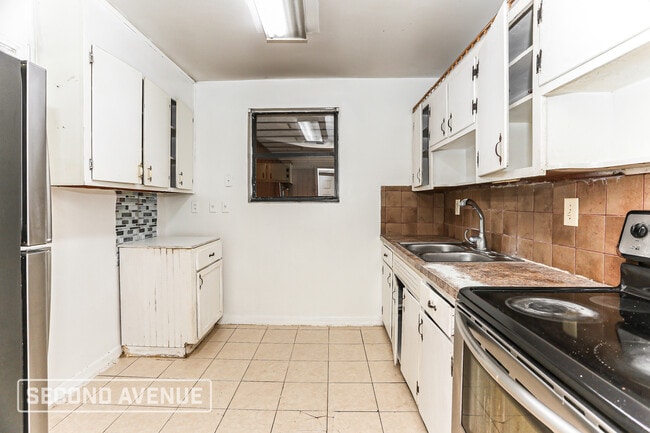 Building Photo - 5120 Quan Dr