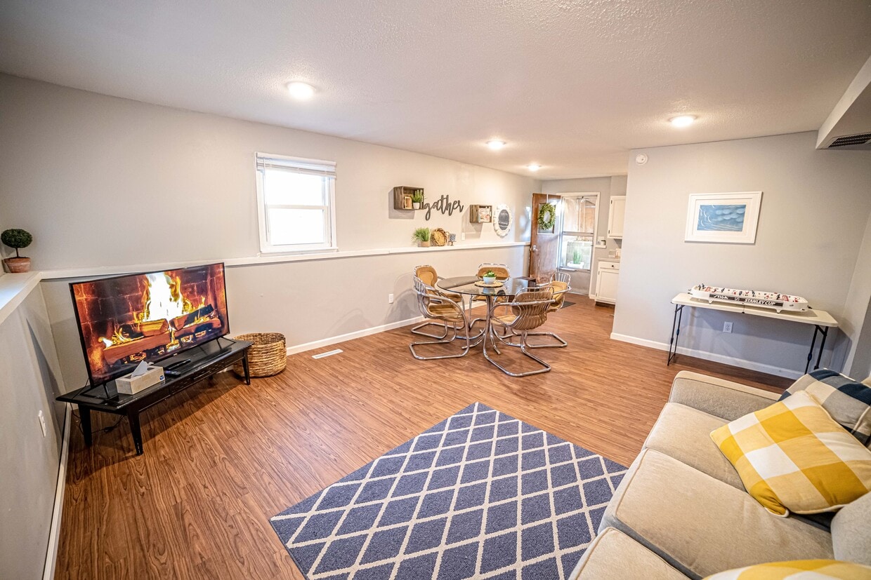 316 Lincoln Hwy Unit 316 Lincoln Highway, Nevada, IA 50201 Apartments