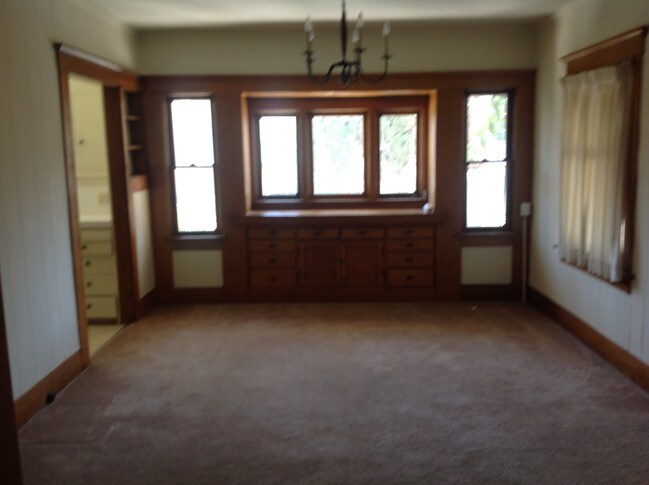 lado frontal - 1504 W Huntington Dr