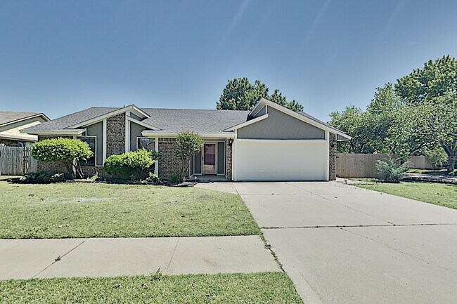 Building Photo - 3 Bedroom 2 Bath Home in Moore Schools