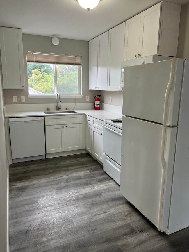 Building Photo - 1309 S 43rd St