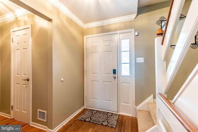 Foto del edificio - 703 Winchester Ct