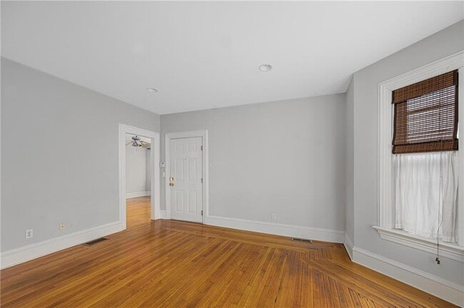 Building Photo - 225 Carpenter St