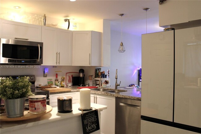 Foto del edificio - 1100 NE 191st St