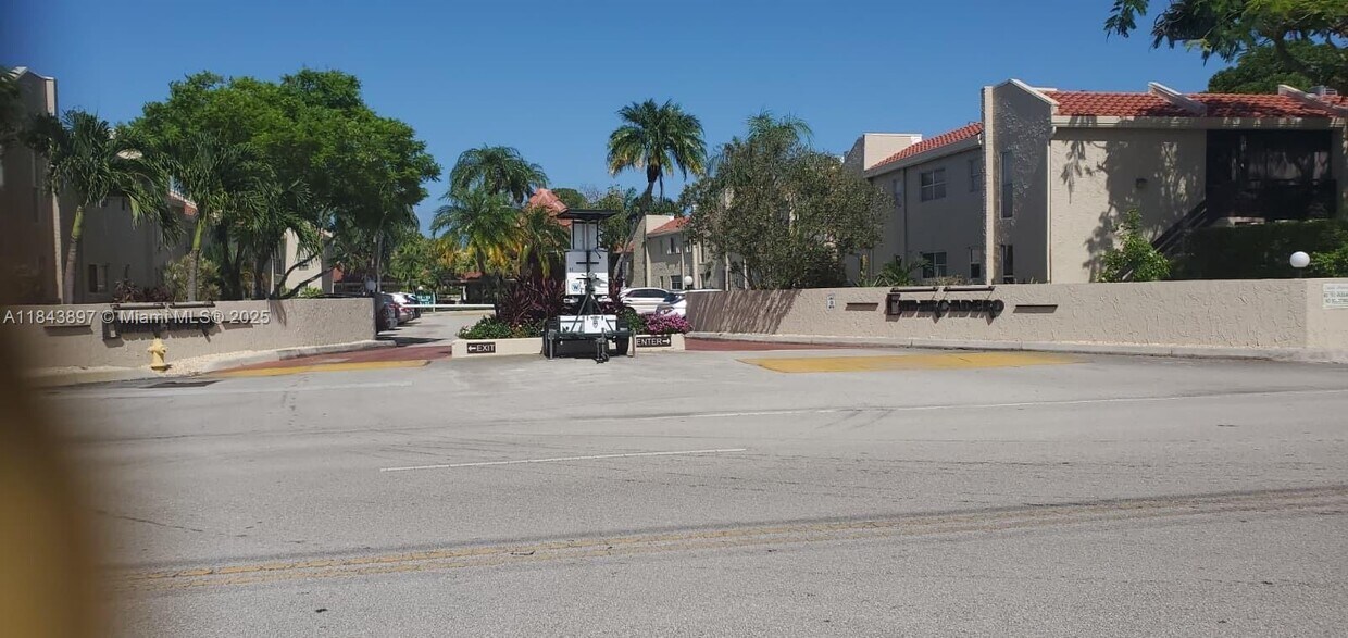 Foto principal - 5230 NE 6th Ave