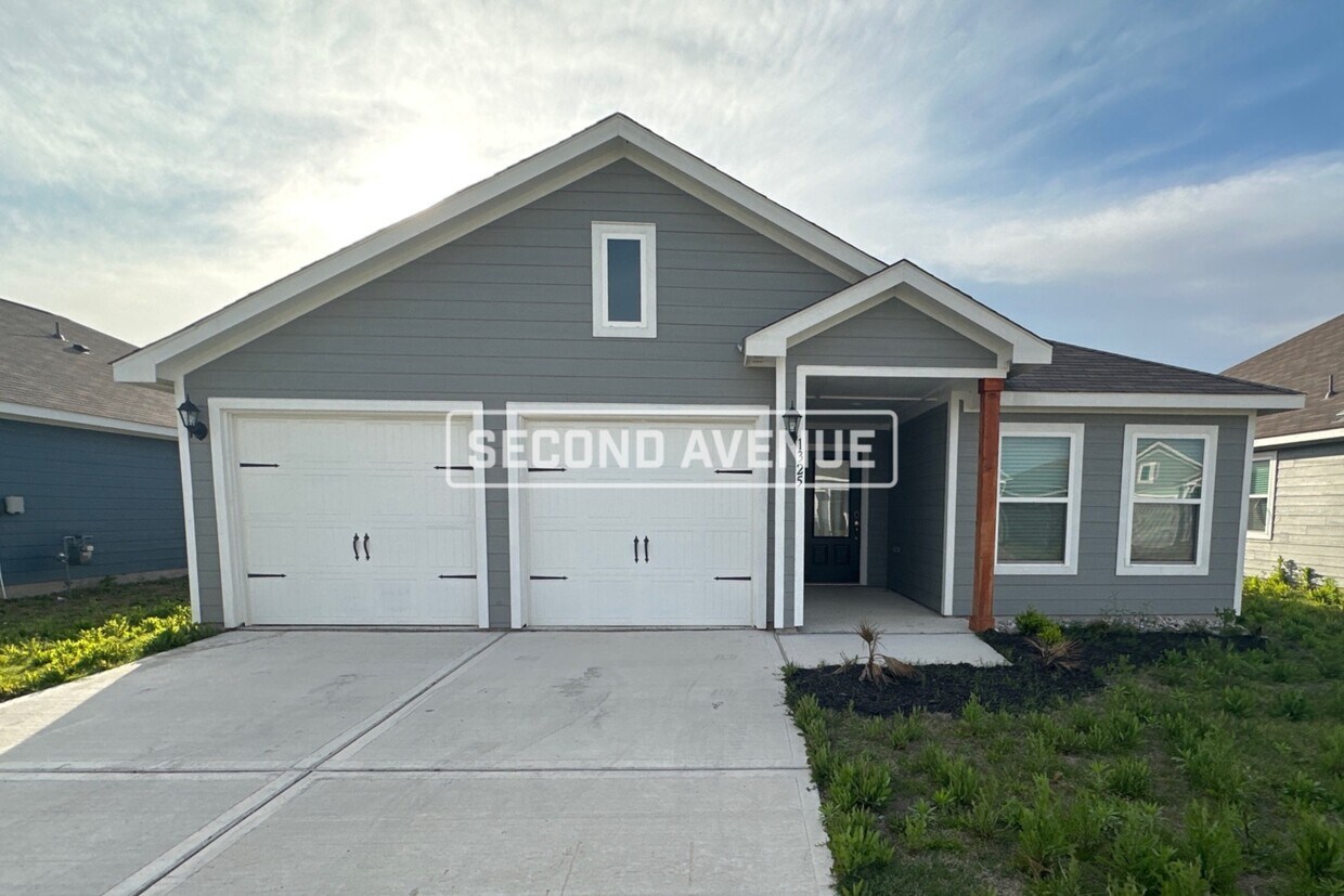 Foto principal - 1325 Woodwinds Dr