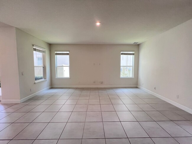 Building Photo - Gorgeous Home in Winter Garden!