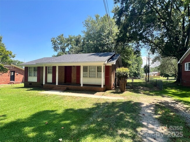 Building Photo - 821 Brookwood St
