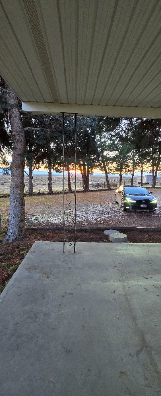 Building Photo - 17865 S Pleasant Vly Rd