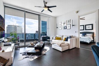 Building Photo - 200 Biscayne Blvd Way