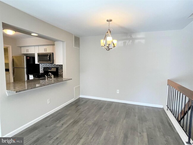 Building Photo - 432 Paddock Ct