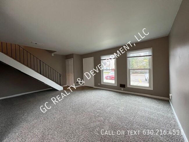 Foto del edificio - ***HOFFMAN ESTATES TOWNHOME / 2 BDRM - 1 B...