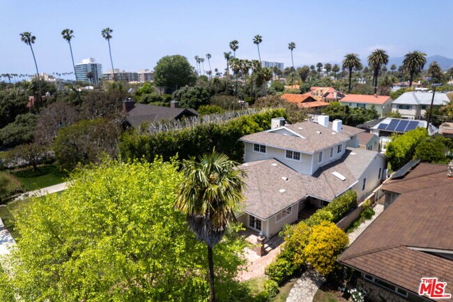 Building Photo - 415 Palisades Ave
