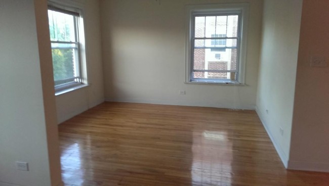 Foto del edificio - 2000 W Foster Ave