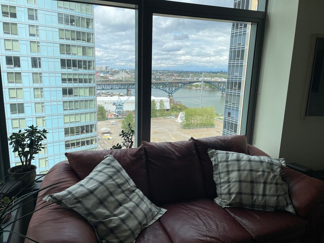 Foto principal - 3601 S River Pky