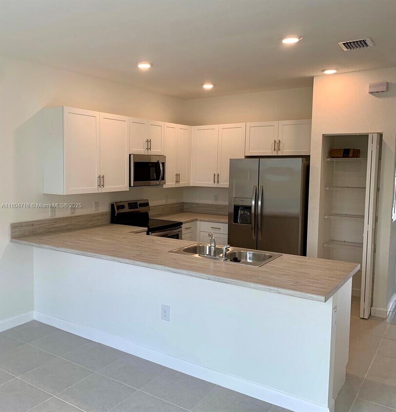 Foto principal - 21025 NE 8th Ave