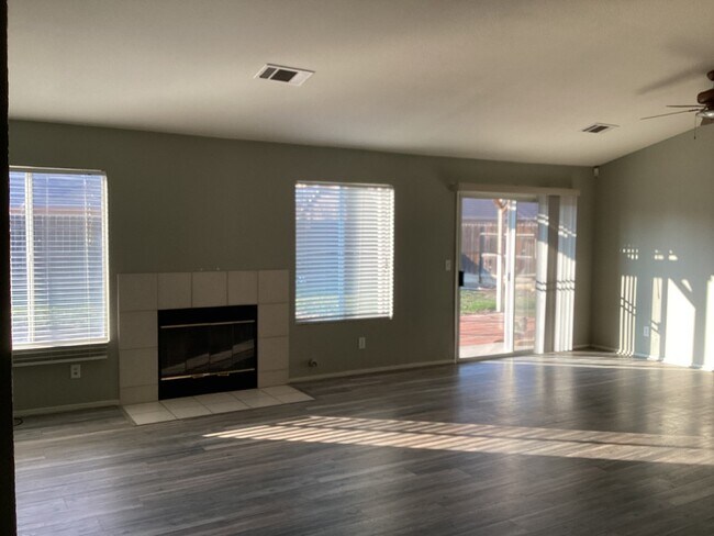 Building Photo - 739 Ashbury Ct