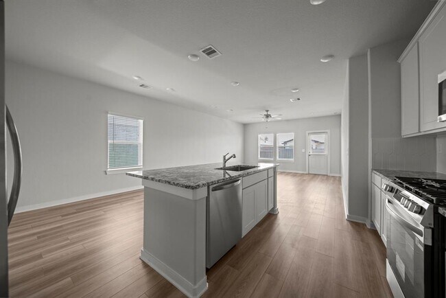 Foto del edificio - 8425 Sweet Cherry Ln