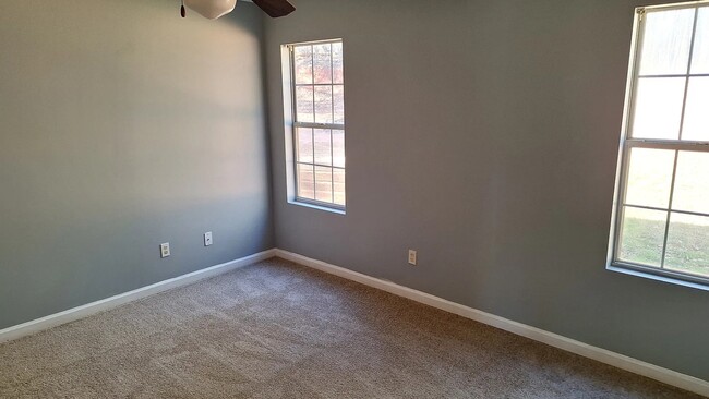 Foto del edificio - 128 Live Oak Dr