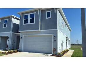 Building Photo - 3023 Maloof Dr