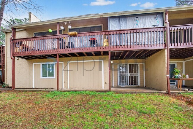 Foto del edificio - 3575 Oakvale Rd